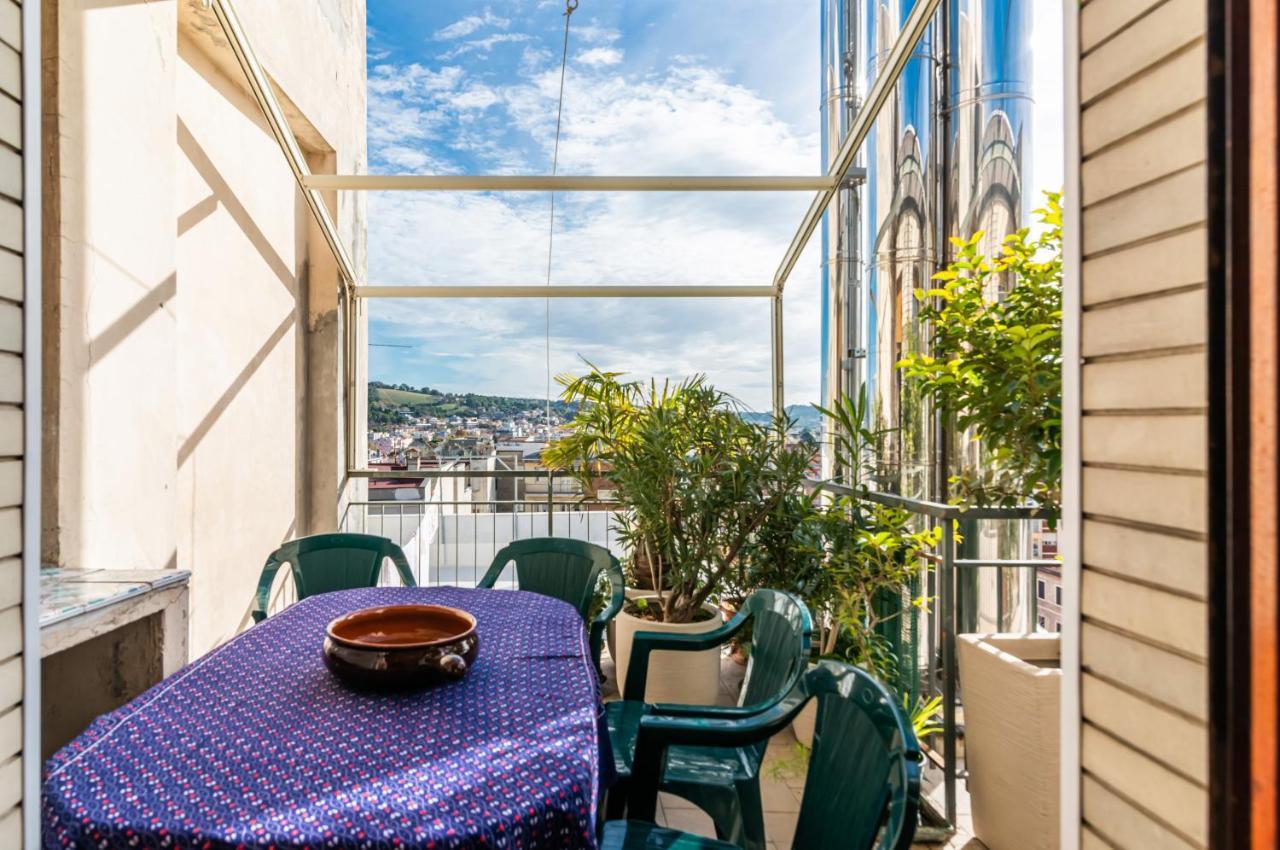 Attico Pisaurum - Central Apartment With Parking! 佩萨罗 外观 照片